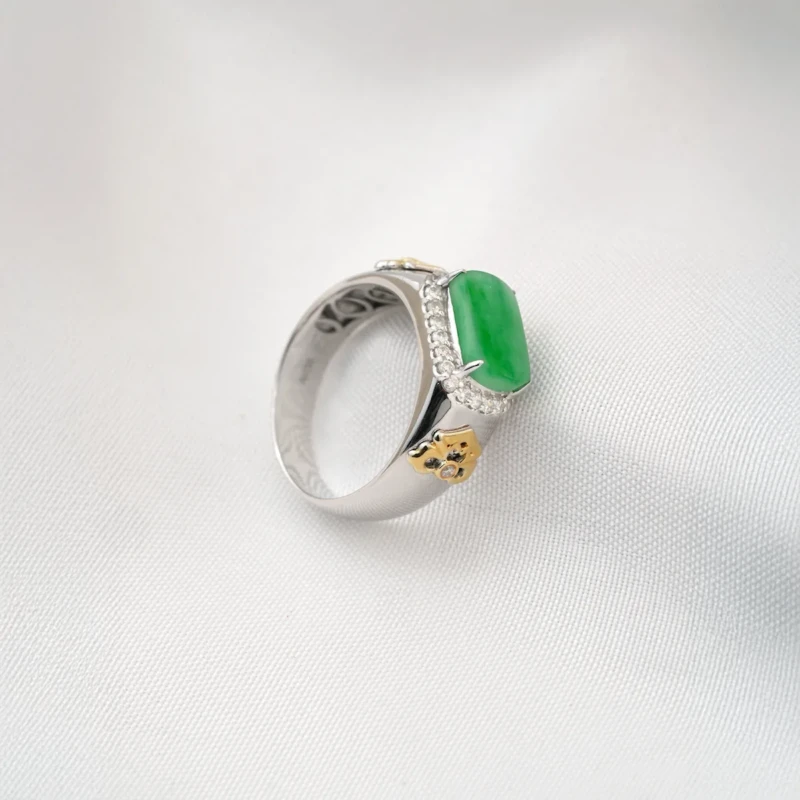 Wu Shi Jadeite Gold-accented Ring